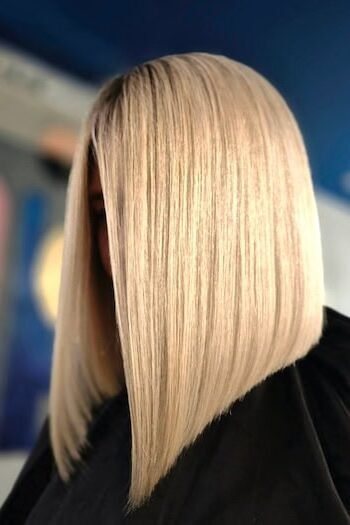 12. Ultra-Sleek Platinum Blonde Inverted Angle Lob
