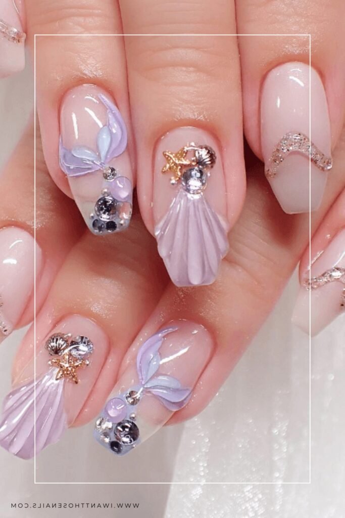 17. Aquarium Glitter Acrylic Nails