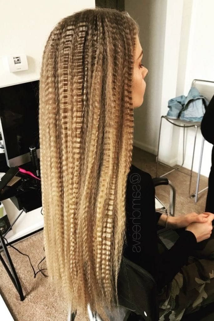16. Ombre Blonde Long Crimps