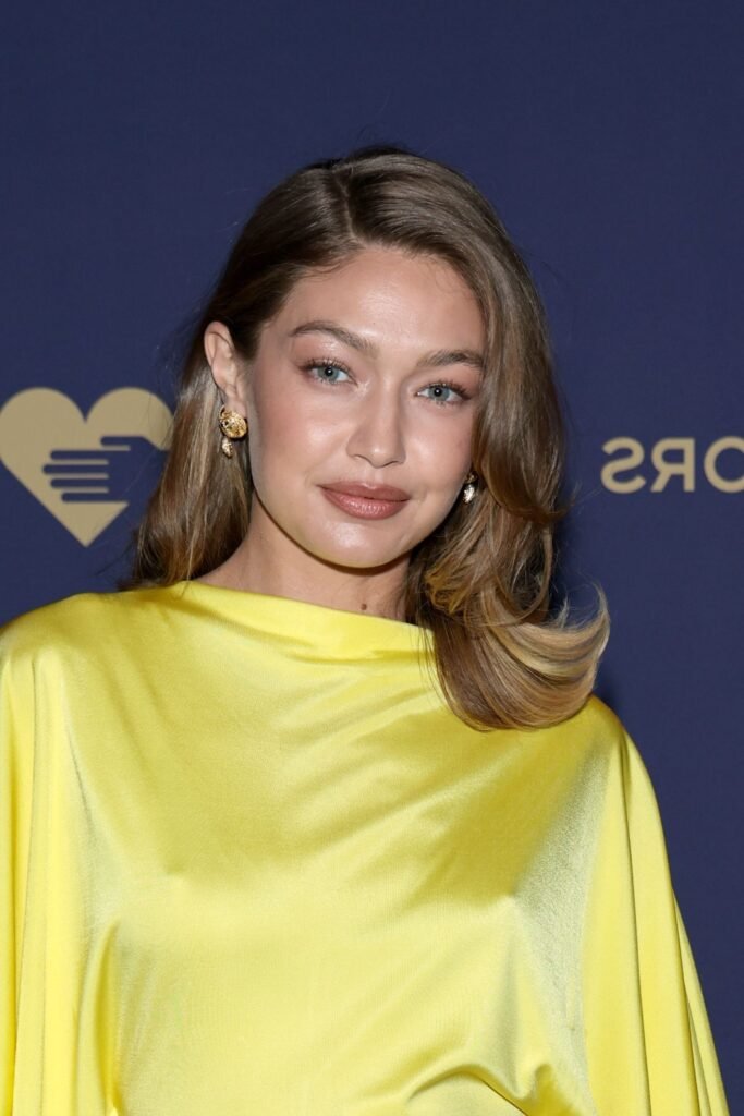 16. (Polished Flicked Ends with a Soft Side Part)